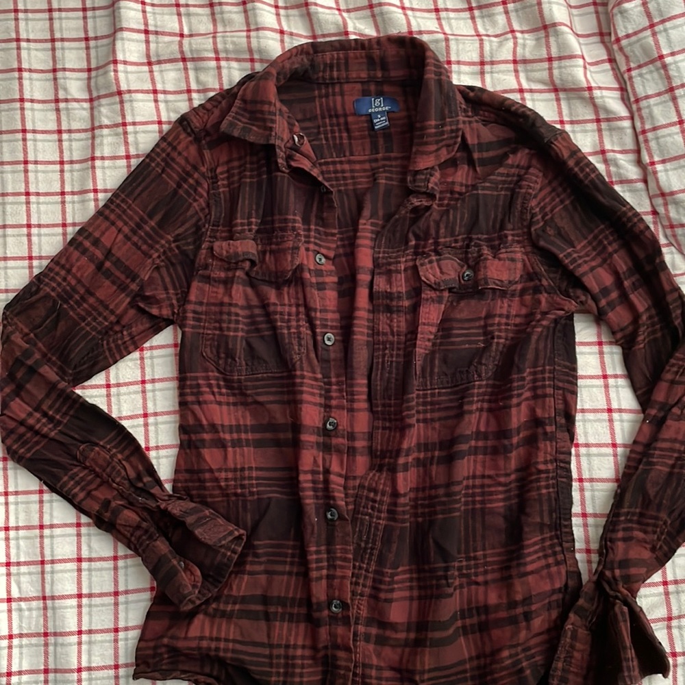 George red and black flannel. Size small. Medium thickness